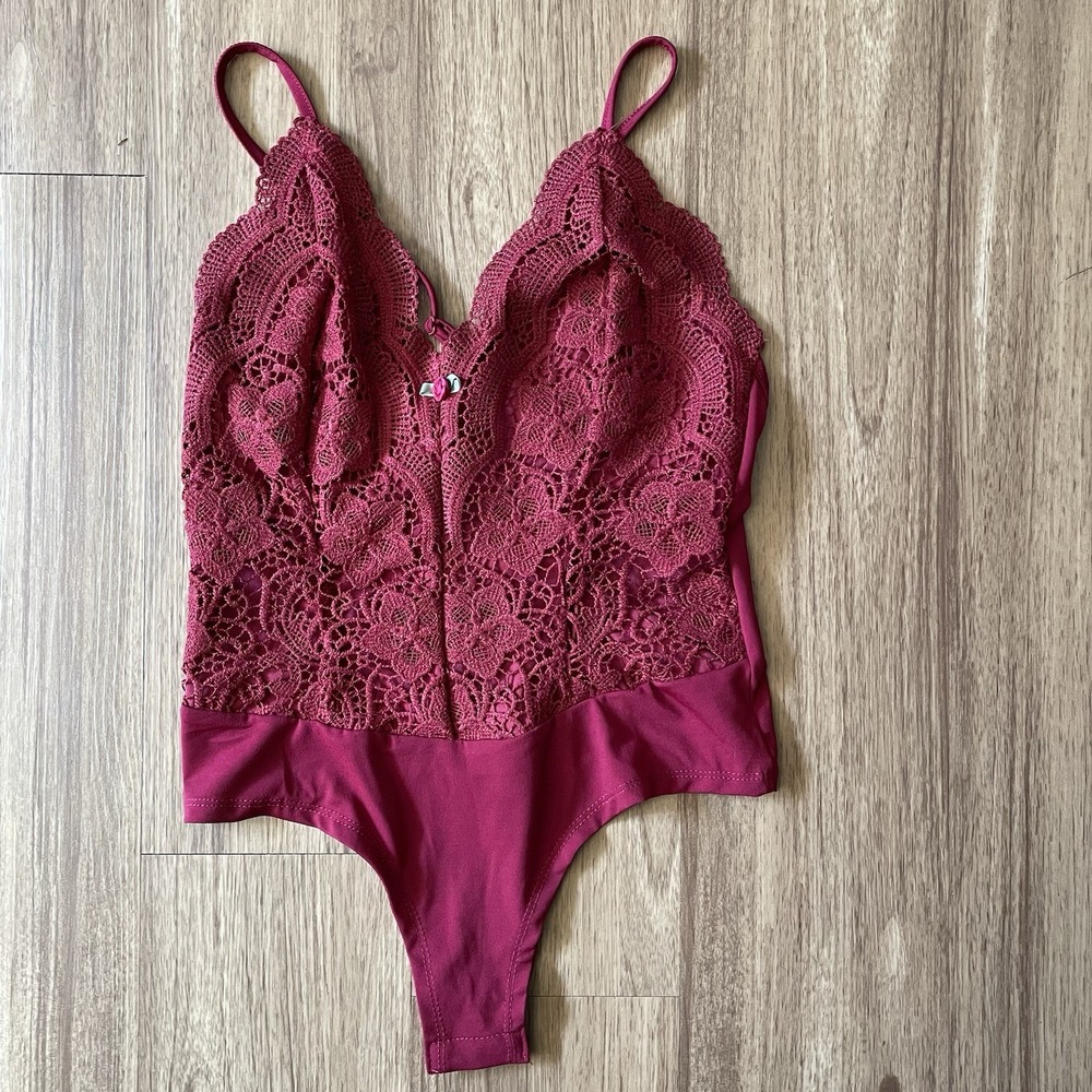 Just Polly Women's Size Small Red Lace One-Piece Thong Sleeveless Bodysuit Rose